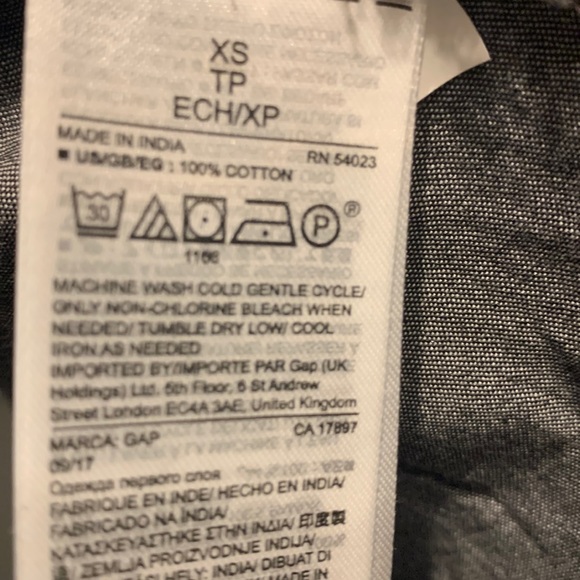 GAP Charcoal Denim Top - Picture 9 of 9